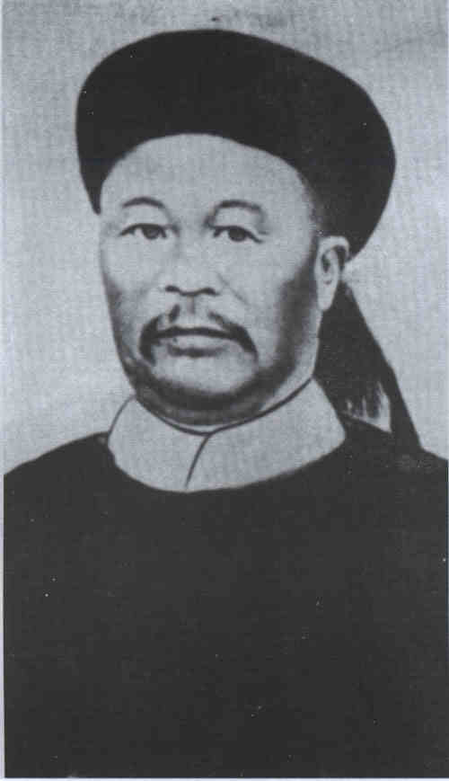 名人周盛传画像