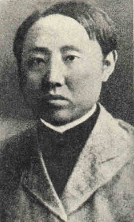 名人龙鸣剑的画像