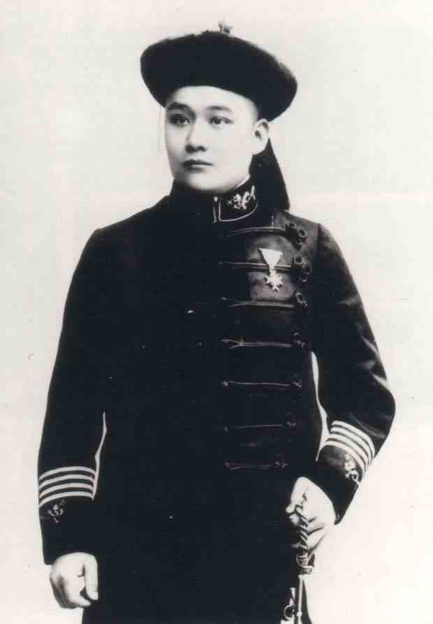 名人裕勋龄的画像